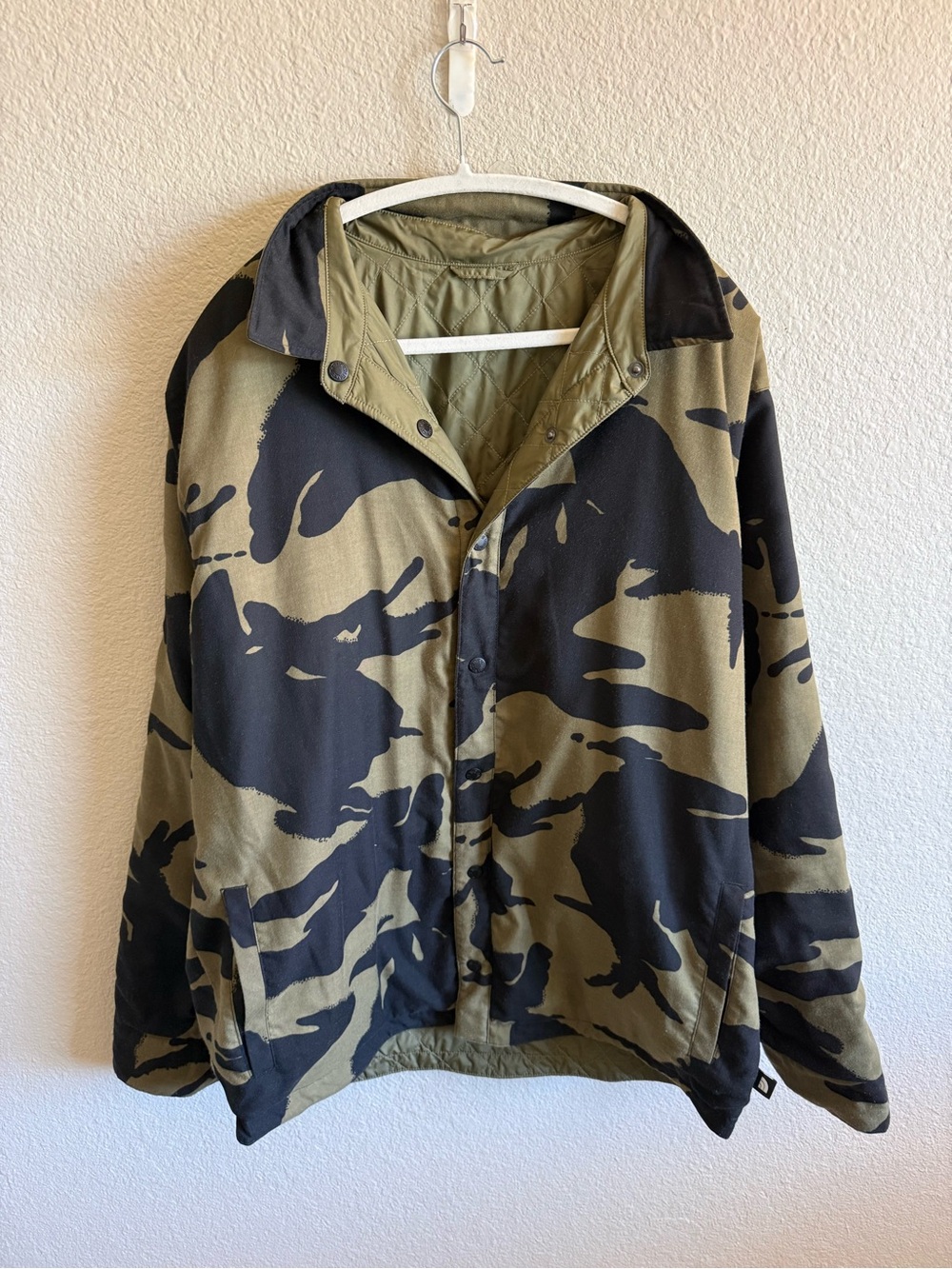 The North Face Men’s Quilted Olive Green Reversible Button Snap Jacket XL - Picture 7 of 12